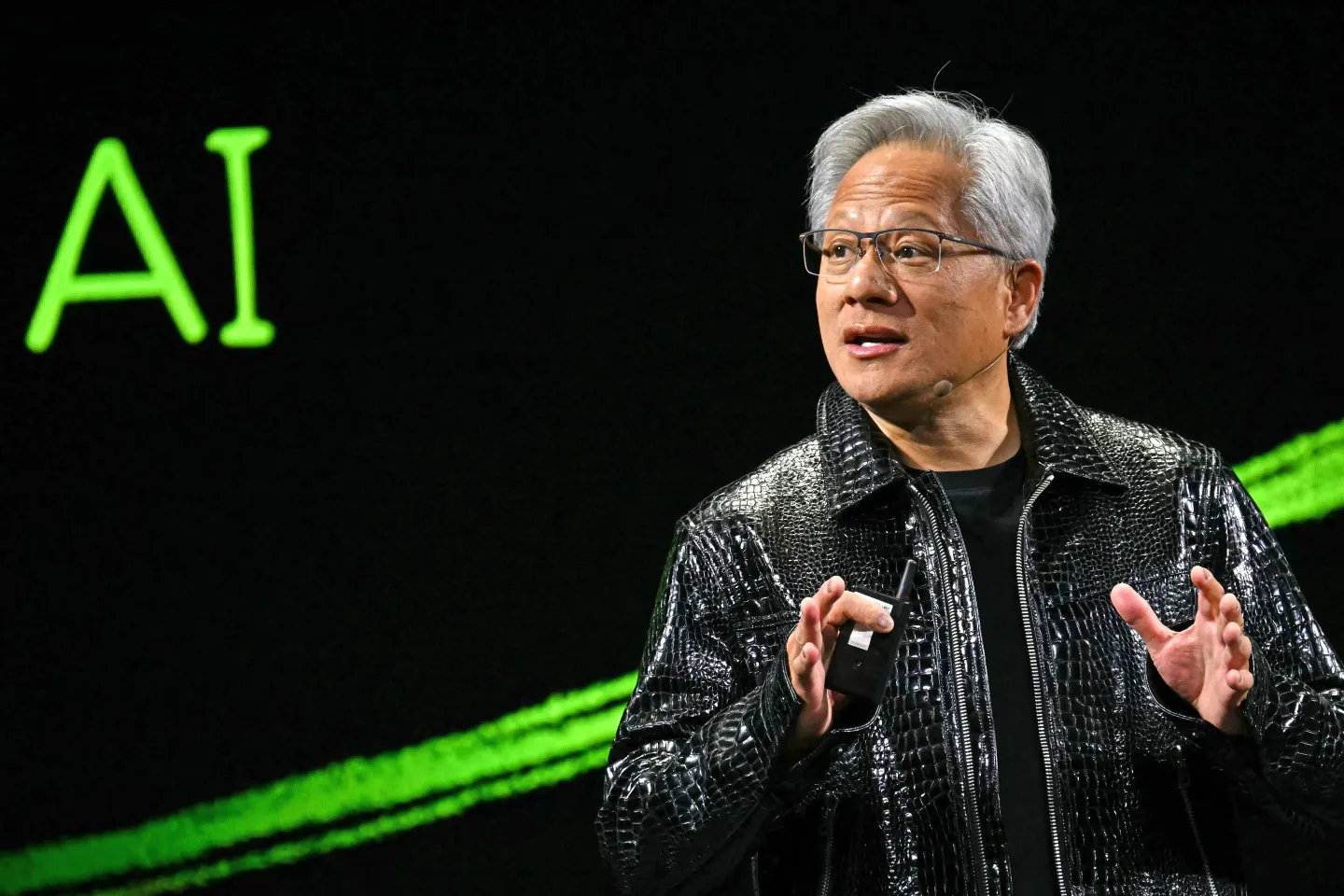 Jual Saham Besar-Besaran - CEO Nvidia Jensen Huang Bikin Cemas Investor