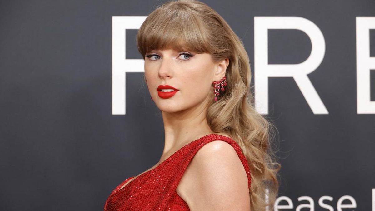 Taylor Swift Umumkan Album Ke-12 Berjudul "The Life of a Showgirl"