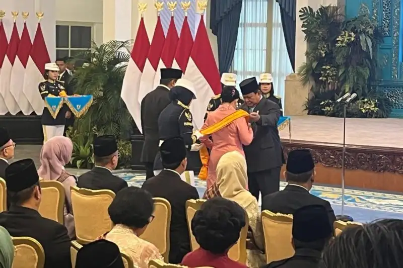 Presiden Prabowo Beri Tanda Kehormatan kepada 141 Tokoh Nasional