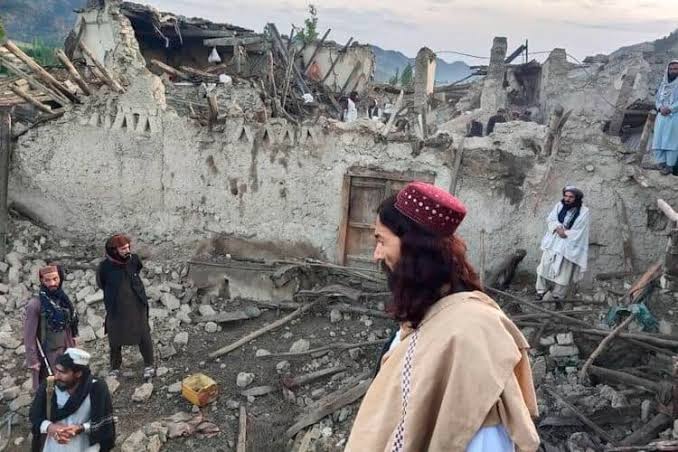 Gempa Dahsyat Guncang Afghanistan: Ratusan Korban Jiwa dan Ribuan Luka-Luka