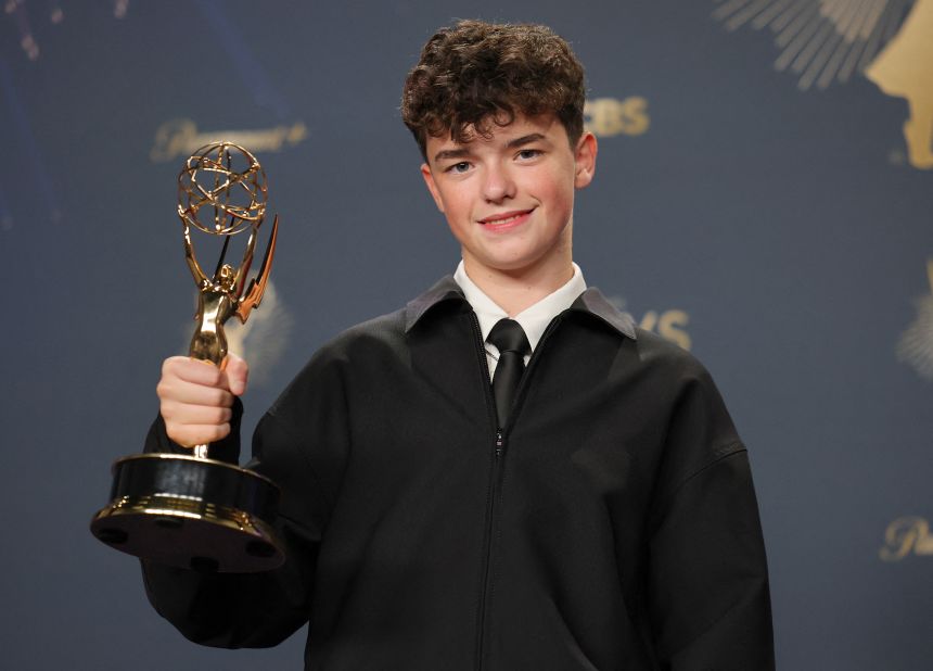 Owen Cooper Catat Sejarah sebagai Pemenang Emmy Awards Termuda di Usia 15 Tahun