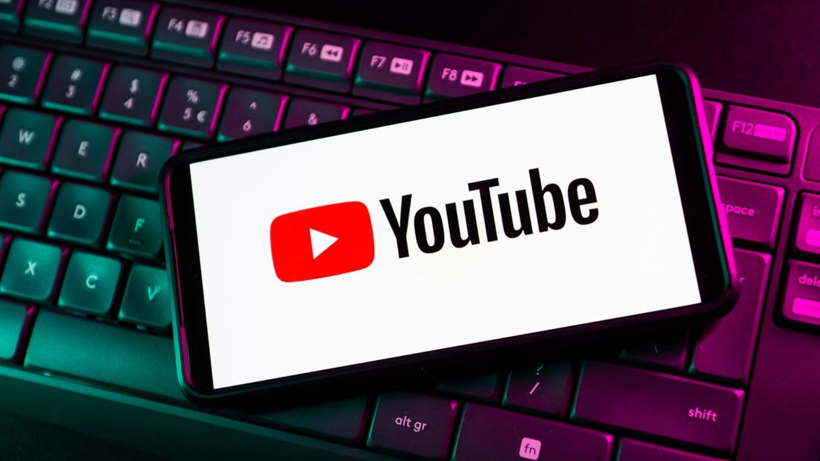 Bagaimana YouTube Menentukan Video Trending
