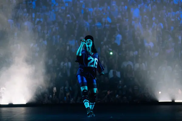 Billie Eilish Donasikan Rp191 Miliar untuk Isu Perubahan Iklim dan Ketahanan Pangan