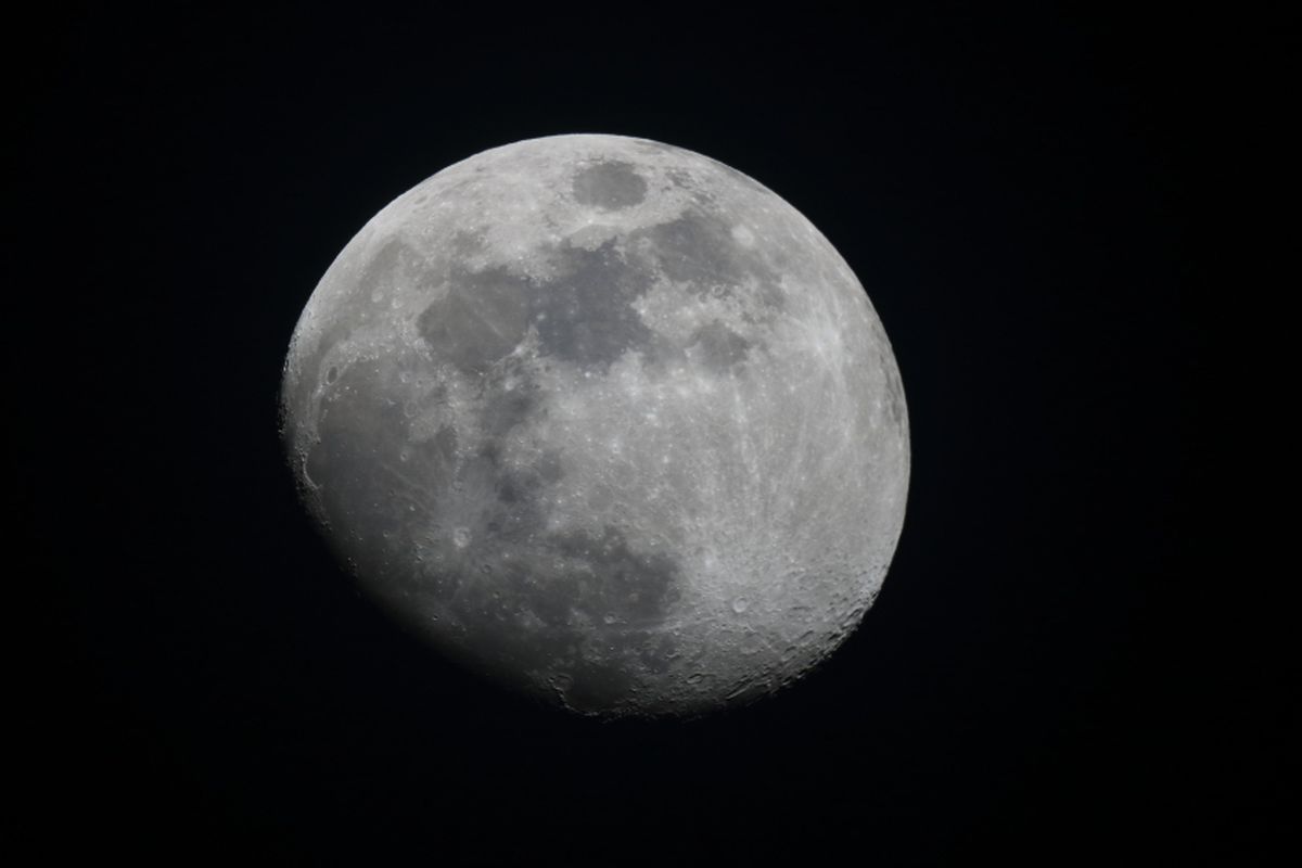 Bulan Dihantam 23.000 Meteorid Kecil Setahun, Ini Dampaknya