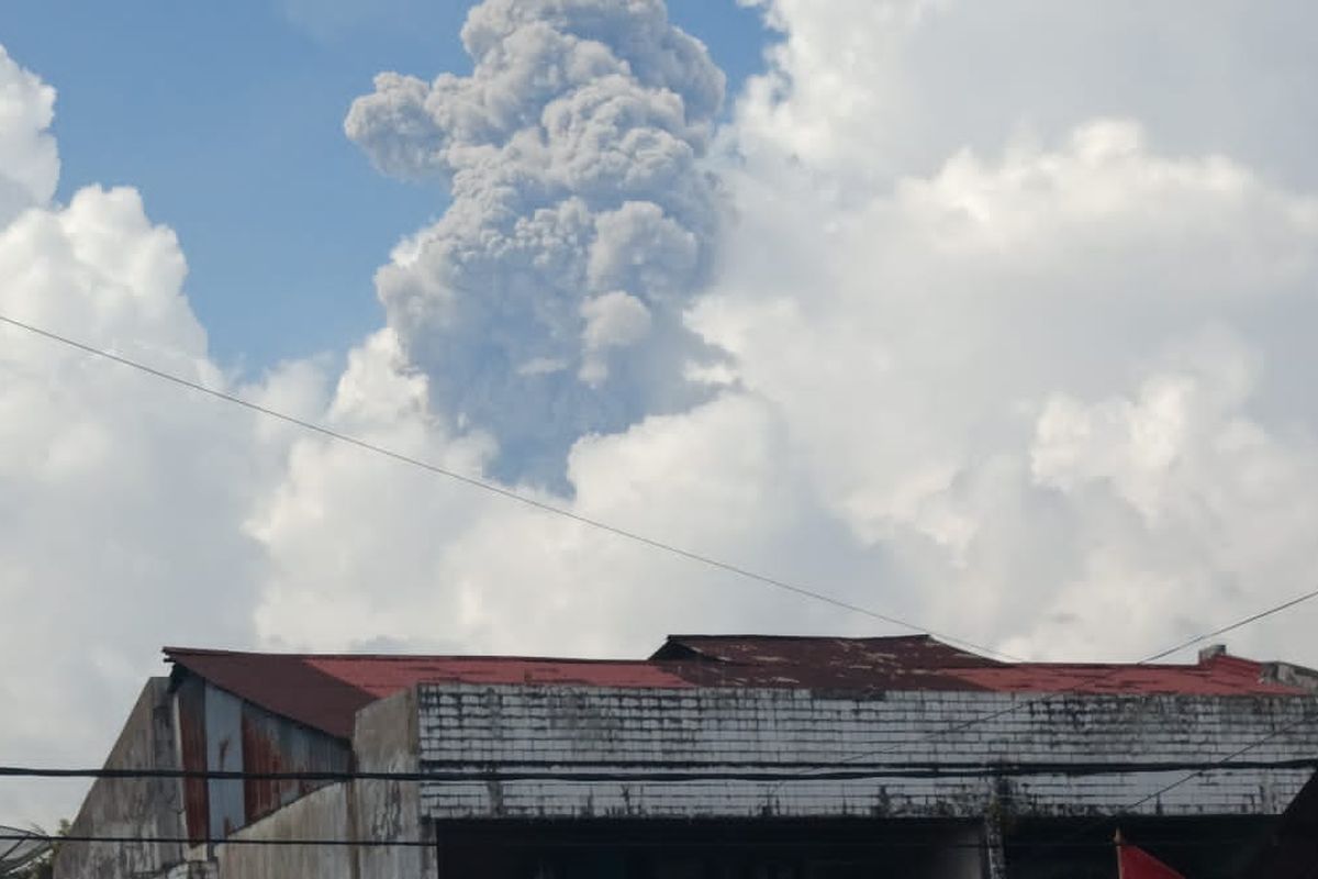 Gunung Marapi Erupsi Hari Ini, Abu Vulkanik Landa Kabupaten Agam