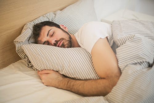 Berapa Jam Tidur yang Dibutuhkan Orang Dewasa Usia 20–40 Tahun?