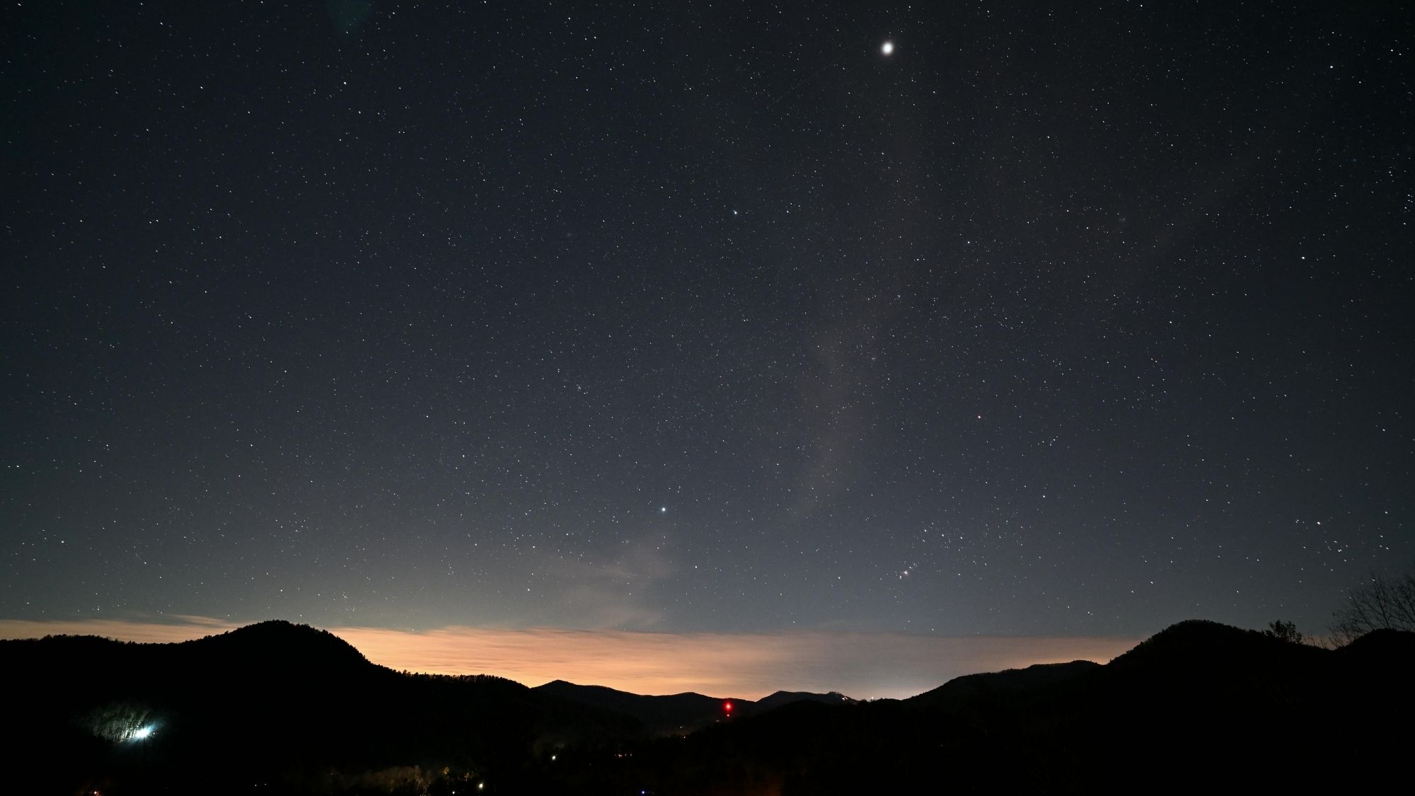 Fenomena Langit Januari 2026: Supermoon Hingga Hujan Meteor